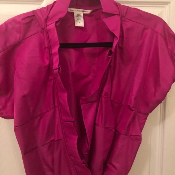 DIANE VON FURSTENBERG 100% silk wrap dress in hot pink, Size M, short sleeve. - Picture 4 of 8